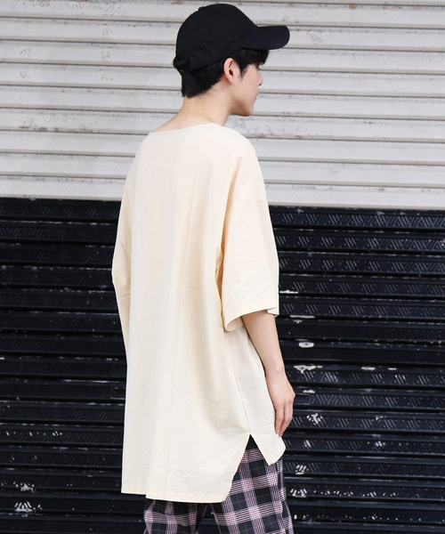 revertical(リバーティカル)の「サイドスリット ビッグシルエット ロングTシャツ(Tシャツ/カットソー・メンズ・ホワイト/ブラック/ベージュ/ブルー・M/L)」の21枚目の写真
