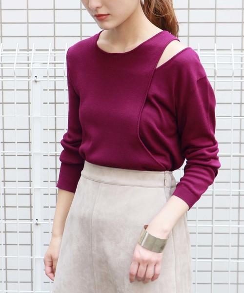 HER CLOSET（ハークローゼット）の「【HERCLOSET】アシメレイヤード肩スリットニット（ニット/セーター・レディース・オフホワイト/ブラック/ベージュ/キャメル/ブルーグリーン/ワインレッド・M）」の6枚目の写真