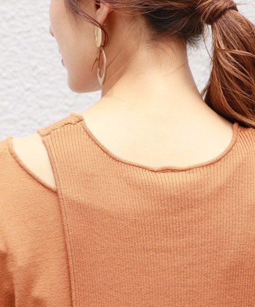 HER CLOSET（ハークローゼット）の「【HERCLOSET】アシメレイヤード肩スリットニット（ニット/セーター・レディース・オフホワイト/ブラック/ベージュ/キャメル/ブルーグリーン/ワインレッド・M）」の10枚目の写真