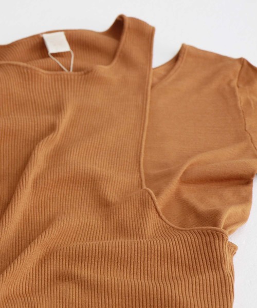 HER CLOSET（ハークローゼット）の「【HERCLOSET】アシメレイヤード肩スリットニット（ニット/セーター・レディース・オフホワイト/ブラック/ベージュ/キャメル/ブルーグリーン/ワインレッド・M）」の13枚目の写真