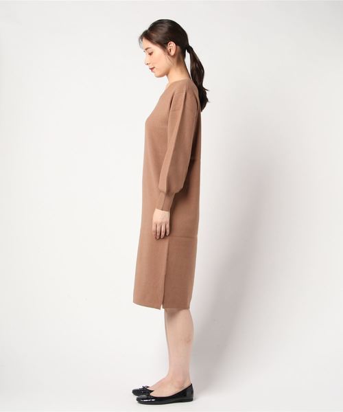 TRUDEA(トルディア)の「総針編み Vネックニットワンピース(ワンピース・レディース・ブラウン/グリーン/ブラック/アイボリー/グレー・MEDIUM/LARGE)」の7枚目の写真