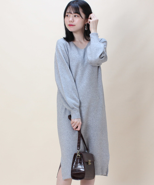 TRUDEA(トルディア)の「総針編み Vネックニットワンピース(ワンピース・レディース・ブラウン/グリーン/ブラック/アイボリー/グレー・MEDIUM/LARGE)」の1枚目の写真