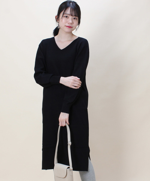 TRUDEA(トルディア)の「総針編み Vネックニットワンピース(ワンピース・レディース・ブラウン/グリーン/ブラック/アイボリー/グレー・MEDIUM/LARGE)」の3枚目の写真