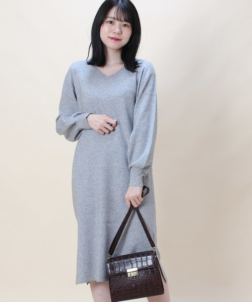 TRUDEA(トルディア)の「総針編み Vネックニットワンピース(ワンピース・レディース・ブラウン/グリーン/ブラック/アイボリー/グレー・MEDIUM/LARGE)」の13枚目の写真
