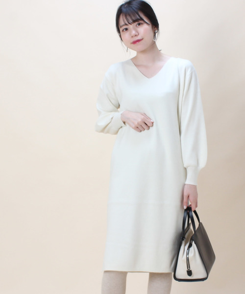 TRUDEA(トルディア)の「総針編み Vネックニットワンピース(ワンピース・レディース・ブラウン/グリーン/ブラック/アイボリー/グレー・MEDIUM/LARGE)」の9枚目の写真
