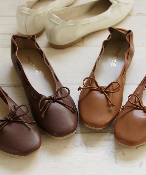 grandfleur（グランドフルール）の「スクエアトゥのリボンバレエシューズ/フラットシューズ（パンプス・レディース・アイボリー/ブラウン/キャメル/ブラック・23.0cm/23.5cm/24.0cm/24.5cm/22.5cm/25.0cm/25.5cm/26.0cm/26.5cm/22.0cm）」の4枚目の写真