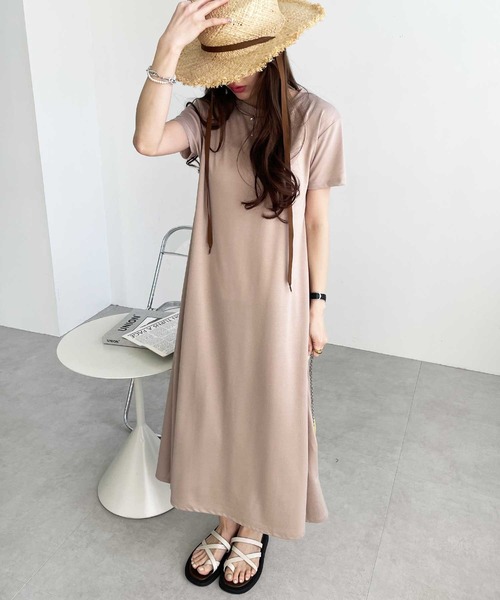 GeeRA（ジーラ）の「接触冷感♪フレアーシルエットロング半袖Tシャツワンピース（ワンピース・レディース・レッド/ブラック/ベージュ/カーキ/ネイビー/グリーン/モカ・LARGE/X-LARGE/SMALL/MEDIUM/XX-LARGE）」の13枚目の写真