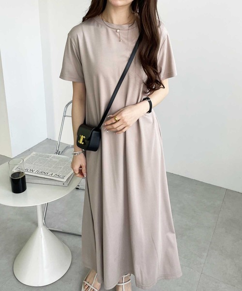 GeeRA（ジーラ）の「接触冷感♪フレアーシルエットロング半袖Tシャツワンピース（ワンピース・レディース・レッド/ブラック/ベージュ/カーキ/ネイビー/グリーン/モカ・LARGE/X-LARGE/SMALL/MEDIUM/XX-LARGE）」の15枚目の写真