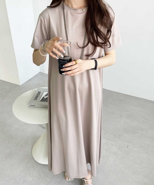 GeeRA（ジーラ）の「接触冷感♪フレアーシルエットロング半袖Tシャツワンピース（ワンピース・レディース・レッド/ブラック/ベージュ/カーキ/ネイビー/グリーン/モカ・LARGE/X-LARGE/SMALL/MEDIUM/XX-LARGE）」の12枚目の写真