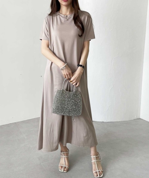 GeeRA（ジーラ）の「接触冷感♪フレアーシルエットロング半袖Tシャツワンピース（ワンピース・レディース・レッド/ブラック/ベージュ/カーキ/ネイビー/グリーン/モカ・LARGE/X-LARGE/SMALL/MEDIUM/XX-LARGE）」の22枚目の写真