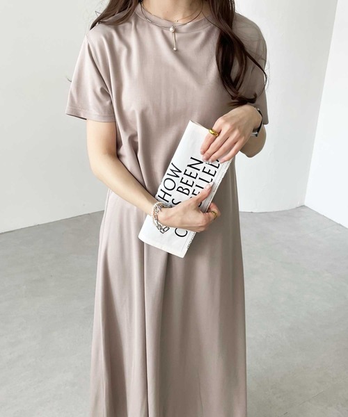 GeeRA（ジーラ）の「接触冷感♪フレアーシルエットロング半袖Tシャツワンピース（ワンピース・レディース・レッド/ブラック/ベージュ/カーキ/ネイビー/グリーン/モカ・LARGE/X-LARGE/SMALL/MEDIUM/XX-LARGE）」の17枚目の写真