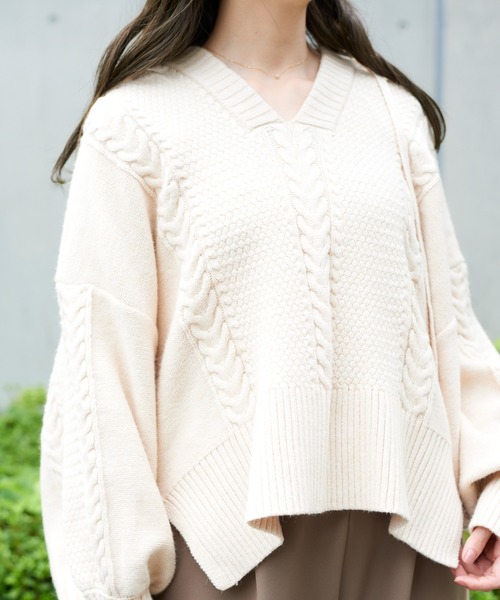 flower（フラワー）の「フーディーアランニット（ニット/セーター・レディース・アッシュグレー/アイボリー・FREE）」の4枚目の写真