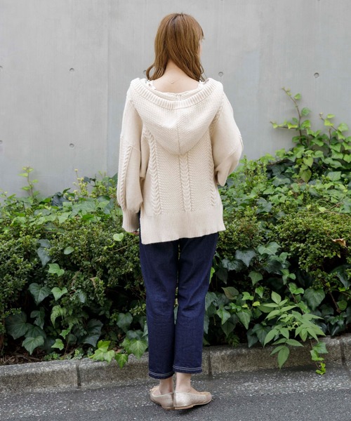 flower（フラワー）の「フーディーアランニット（ニット/セーター・レディース・アッシュグレー/アイボリー・FREE）」の15枚目の写真