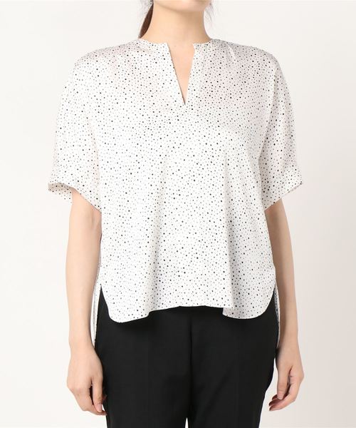 qualite(カリテ)の「ランダムドットドルマンブラウス(シャツ/ブラウス・レディース・オフホワイト・38)」の1枚目の写真