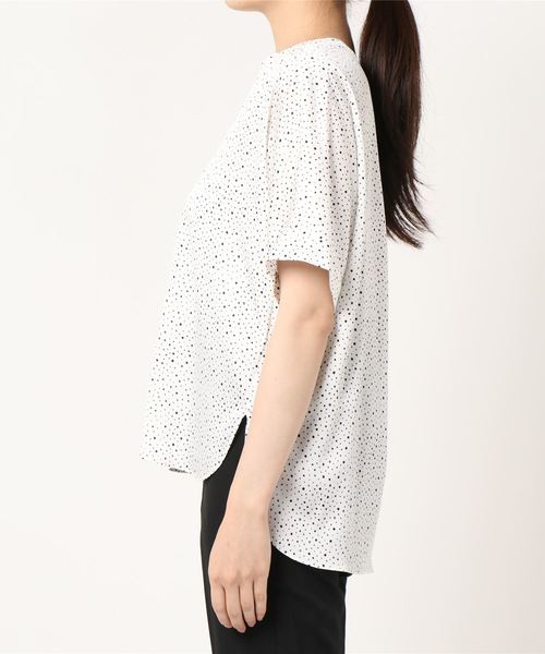qualite(カリテ)の「ランダムドットドルマンブラウス(シャツ/ブラウス・レディース・オフホワイト・38)」の3枚目の写真