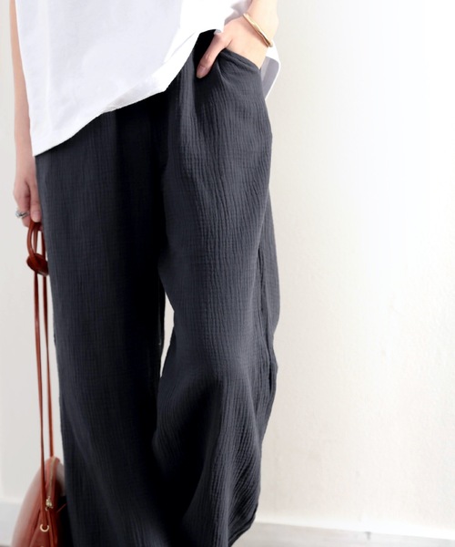 classicalelf（クラシカルエルフ）の「さらり、軽やか。リラックスstyleキマる、ダブルガーゼ楊柳カラーイージーパンツ（その他パンツ・レディース・ブラウン/グレイッシュベージュ/アイボリー/ブラック/グリーン系その他・SMALL/LARGE/MEDIUM/X-LARGE/XX-LARGE）」の8枚目の写真