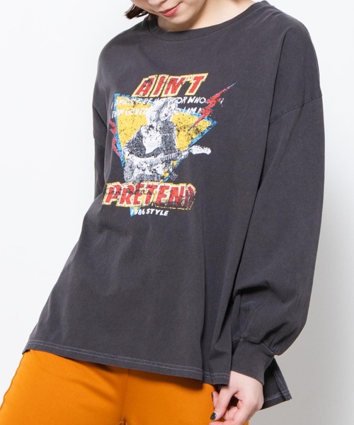 WEGO（ウィゴー）の「WEGO/ヴィンテージライクプリントロンＴ（Tシャツ/カットソー・レディース・カーキ/オフホワイト/ブラック系その他/スミクロ/グリーン系その他・FREE）」の3枚目の写真