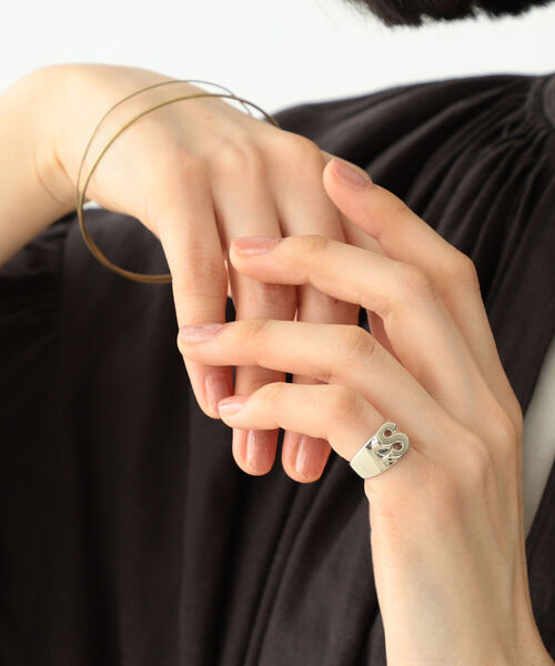 BEAMS BOY（ビームスボーイ）の「BEAMS BOY / レターピンキーリング & イヤーカフ（リング・レディース・その他/その他1/その他2/その他3/その他4/その他5/その他6・ONE SIZE）」の6枚目の写真