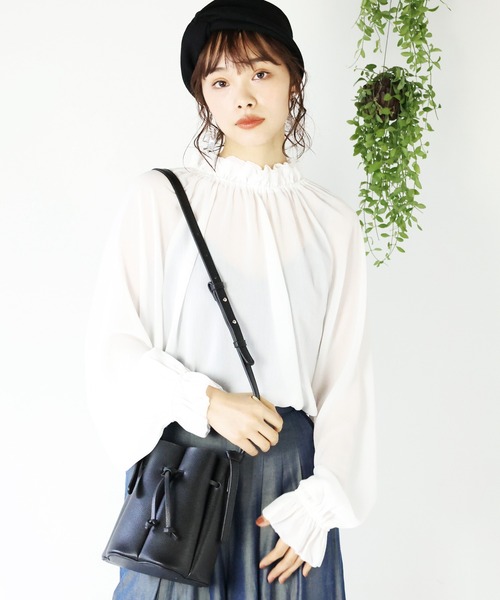 ARCANUM DESIGN(アルカナムデザイン)の「ARL フリルカラーチュニックブラウス(シャツ/ブラウス・レディース・ホワイト/ブラック/ベージュ・FREE)」の4枚目の写真