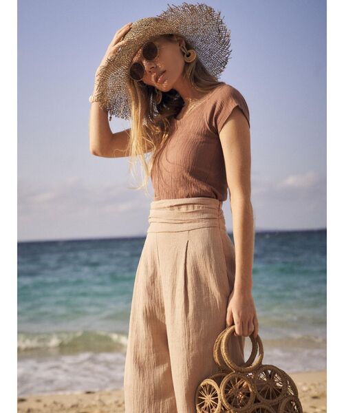 To the sea（トゥーザシー）の「ハイウエストタックパンツ（その他パンツ・レディース・カーキ/ブラック/ベージュ・SMALL/MEDIUM）」の9枚目の写真