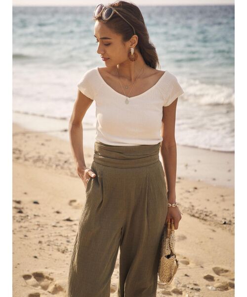 To the sea（トゥーザシー）の「ハイウエストタックパンツ（その他パンツ・レディース・カーキ/ブラック/ベージュ・SMALL/MEDIUM）」の11枚目の写真