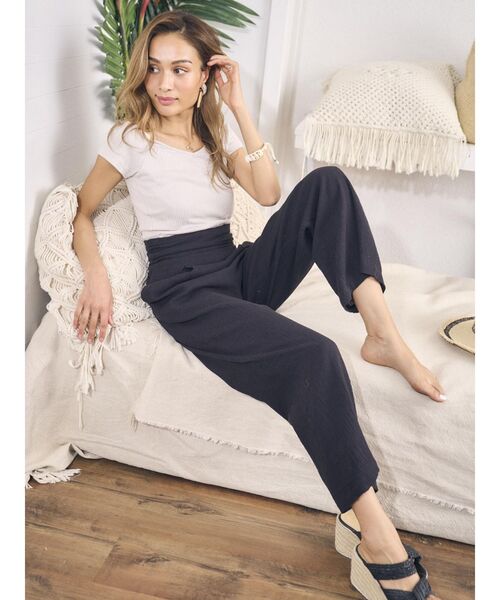 To the sea（トゥーザシー）の「ハイウエストタックパンツ（その他パンツ・レディース・カーキ/ブラック/ベージュ・SMALL/MEDIUM）」の14枚目の写真