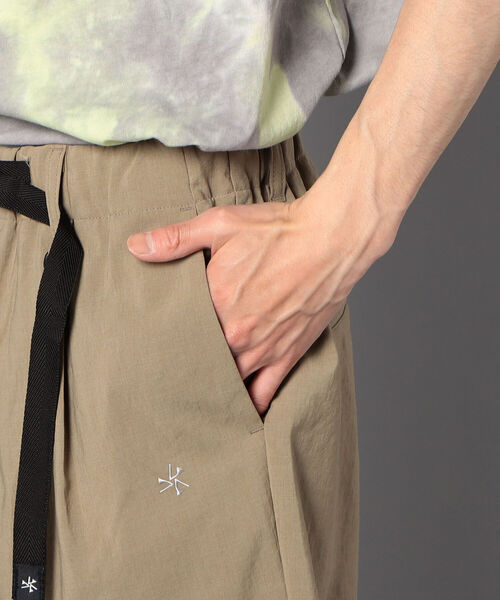 GLOSTER(グロスター)の「EVALET QUICK DRY CLIMBING SHORTS クライミングショーツ (※吸水速乾、ウォッシャブル、シワになりにくいイージーケア素材を使用!)(その他パンツ・メンズ・ベージュ/ネイビー・MEDIUM/LARGE/SMALL)」の7枚目の写真