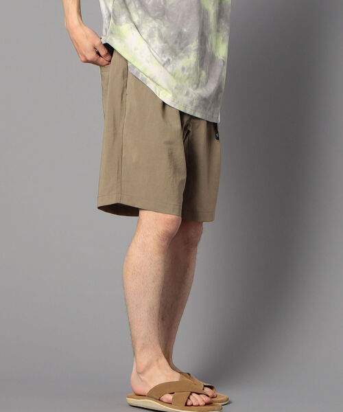 GLOSTER(グロスター)の「EVALET QUICK DRY CLIMBING SHORTS クライミングショーツ (※吸水速乾、ウォッシャブル、シワになりにくいイージーケア素材を使用!)(その他パンツ・メンズ・ベージュ/ネイビー・MEDIUM/LARGE/SMALL)」の11枚目の写真
