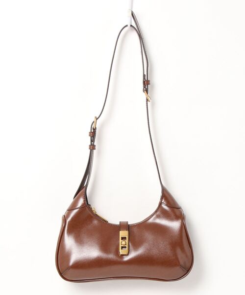 CHARLES & KEITH（チャールズ & キース）の「メタリック