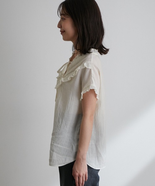 vis-`a-vis（ビサビ）の「【WEB限定】フリルピンタックフレンチスリーブブラウス（シャツ/ブラウス・レディース・ブラック/オリーブ/キナリ・FREE）」の21枚目の写真