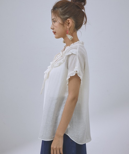 vis-`a-vis（ビサビ）の「【WEB限定】フリルピンタックフレンチスリーブブラウス（シャツ/ブラウス・レディース・ブラック/オリーブ/キナリ・FREE）」の9枚目の写真