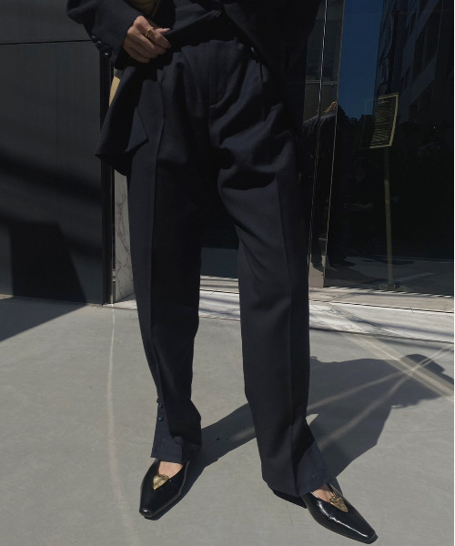 Ameri(アメリ)の「ROLL UP HEM PANTS(スラックス・レディース・ブルー/ネイビー/ブラウン・SMALL/MEDIUM/X-SMALL)」の18枚目の写真