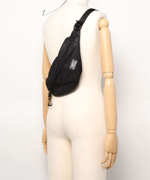 MEI（メイ）の「【MEI/メイ】ARCHIVE BOTT（ボディバッグ/ウエストポーチ・レディース・ブラック/ベージュ・FREE）」の3枚目の写真