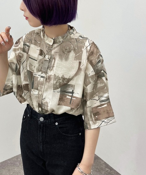 apres jour mignon(アプレジュールミニョン)の「柄バンドカラーシャツ【ZOZOTOWN限定アイテム】(シャツ/ブラウス・レディース・グレー/その他・フリー/X-LARGE)」の2枚目の写真