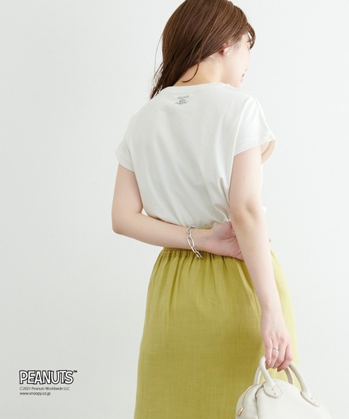natural couture(ナチュラルクチュール)の「Snoopyコラボ バイオウォッシュフレンチスリーブT(Tシャツ/カットソー・レディース・イエロー/ブルー/アイボリー/スミクロ・FREE)」の7枚目の写真
