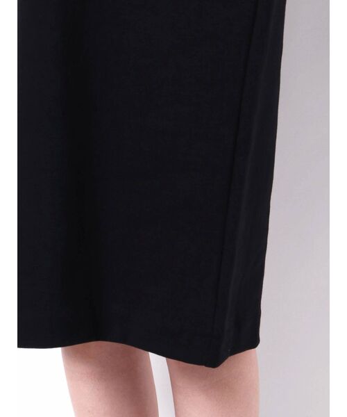 ELENDEEK（エレンディーク）の「パフスリーブリブワンピース（ワンピース・レディース・ブラック/ネイビー/モカ・01/02）」の6枚目の写真