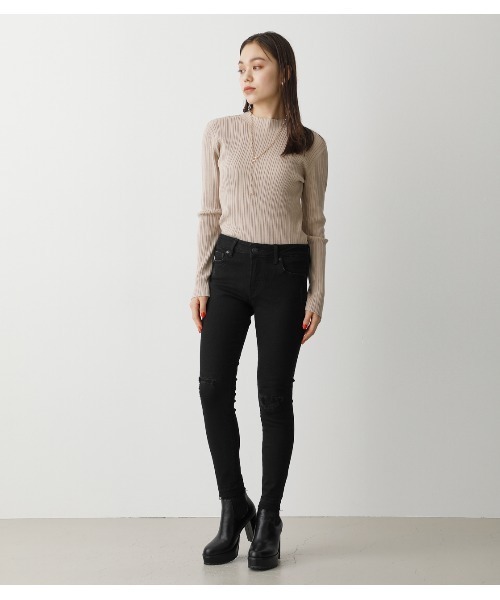 AZUL by moussy（アズールバイマウジー）の「REPAIR DENIM SKINNY / リペアスキニーデニム（デニムパンツ・レディース・ブラック/ブルー/ダークブルー・SMALL/MEDIUM/X-LARGE/X-SMALL/XX-SMALL/LARGE）」の7枚目の写真