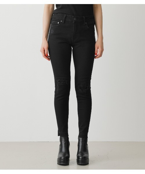 AZUL by moussy（アズールバイマウジー）の「REPAIR DENIM SKINNY / リペアスキニーデニム（デニムパンツ・レディース・ブラック/ブルー/ダークブルー・SMALL/MEDIUM/X-LARGE/X-SMALL/XX-SMALL/LARGE）」の11枚目の写真
