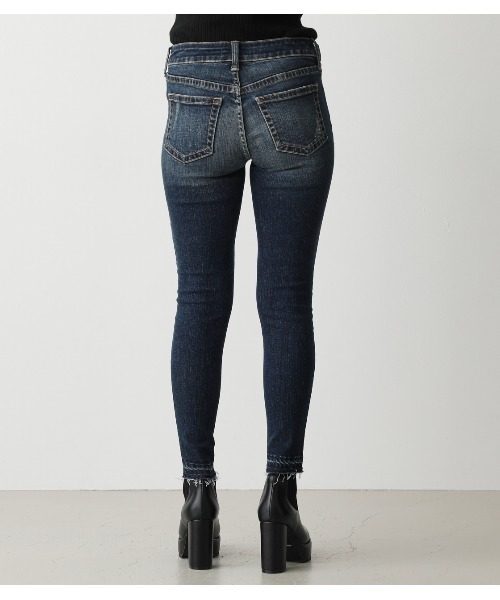 AZUL by moussy（アズールバイマウジー）の「REPAIR DENIM SKINNY / リペアスキニーデニム（デニムパンツ・レディース・ブラック/ブルー/ダークブルー・SMALL/MEDIUM/X-LARGE/X-SMALL/XX-SMALL/LARGE）」の16枚目の写真