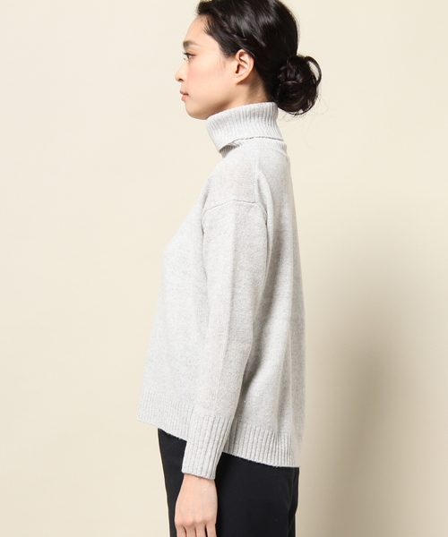 SHARE PARK（シェアパーク）の「タートルネックニット（ニット/セーター・レディース・ホワイト系/グレー系・1）」の5枚目の写真