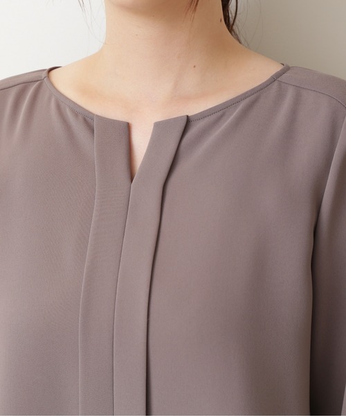 NATURAL BEAUTY BASIC（ナチュラルビューティーベーシック）の「ライトダブルクロスブラウス（シャツ/ブラウス・レディース・グレイッシュベージュ/オフホワイト/ブラウン・LARGE/SMALL/MEDIUM）」の7枚目の写真