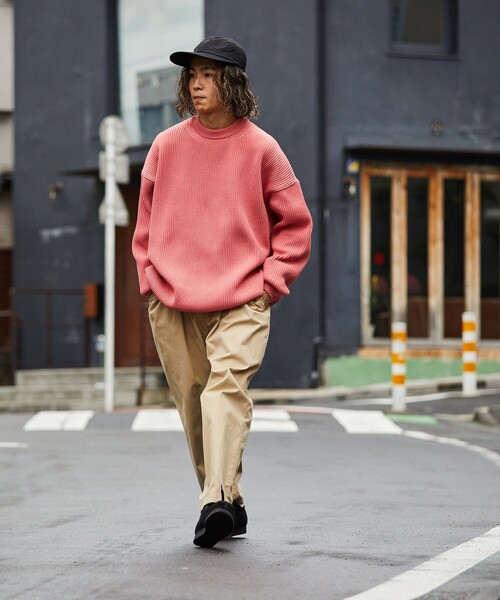 FREAK'S STORE（フリークスストア）の「【リサイクルポリエステル使用】畔編み クルーネックニット（ニット/セーター・メンズ・ホワイト/ブラック/ベージュ/ネイビー/ピンク/イエロー/ブルー/モスグリーン/オレンジ・SMALL/MEDIUM/LARGE）」の15枚目の写真