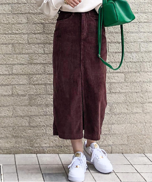 ISOOK(アイスー)の「Corduroy slit skirt / コーデュロイスリットスカート(nana select)(スカート・レディース・ブラウン/グリーン・FREE)」の2枚目の写真