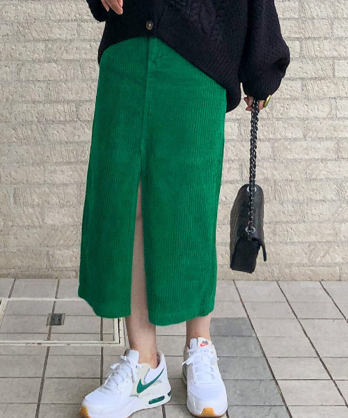 ISOOK(アイスー)の「Corduroy slit skirt / コーデュロイスリットスカート(nana select)(スカート・レディース・ブラウン/グリーン・FREE)」の1枚目の写真
