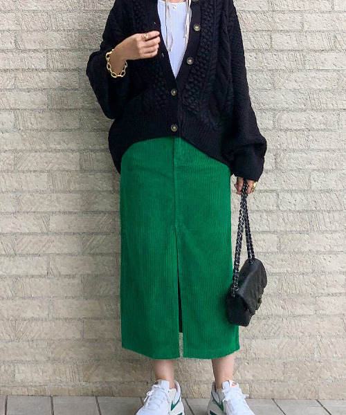 ISOOK(アイスー)の「Corduroy slit skirt / コーデュロイスリットスカート(nana select)(スカート・レディース・ブラウン/グリーン・FREE)」の11枚目の写真