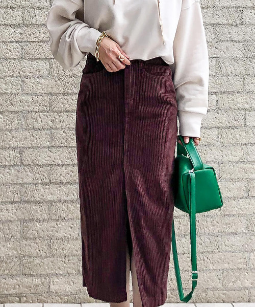 ISOOK(アイスー)の「Corduroy slit skirt / コーデュロイスリットスカート(nana select)(スカート・レディース・ブラウン/グリーン・FREE)」の4枚目の写真