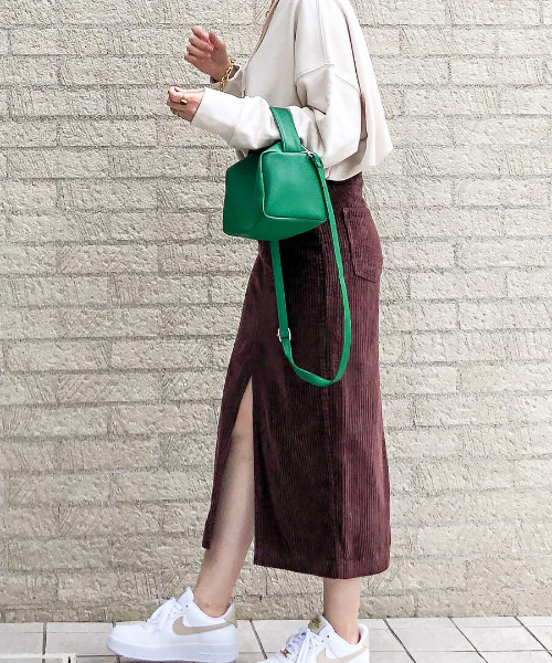 ISOOK(アイスー)の「Corduroy slit skirt / コーデュロイスリットスカート(nana select)(スカート・レディース・ブラウン/グリーン・FREE)」の13枚目の写真