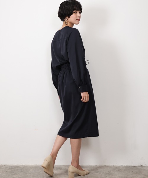 TRUDEA(トルディア)の「(セットアップ)メタルボタンブラウス×ハトメ使いタイトスカート(セットアップ・レディース・グレイッシュベージュ/ピンク/ネイビー/ブラック・MEDIUM/LARGE)」の21枚目の写真