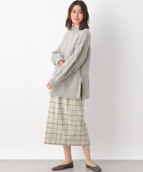 LEPSIM(レプシィム)の「マタニティ/5ゲージケーブルBIGプルオーバー 237008(マタニティウェア/グッズ・レディース・グレー/グリーン/アイボリー/ブルー・FREE)」の15枚目の写真