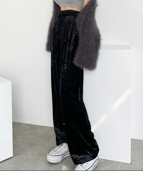 me+em select（ミームセレクト）の「ロングワイドイージーベロアパンツ 　韓国製（その他パンツ・レディース・ブラック/ネイビー・FREE）」の6枚目の写真